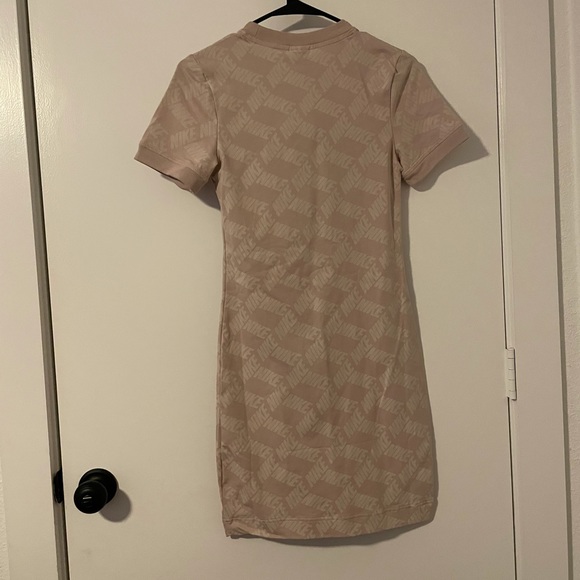 Nike dress - Picture 3 of 4